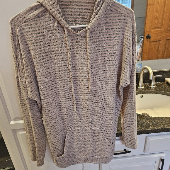 Staccato blush/gray hoodie, size large, incredibly soft. - Picture 3 of 8